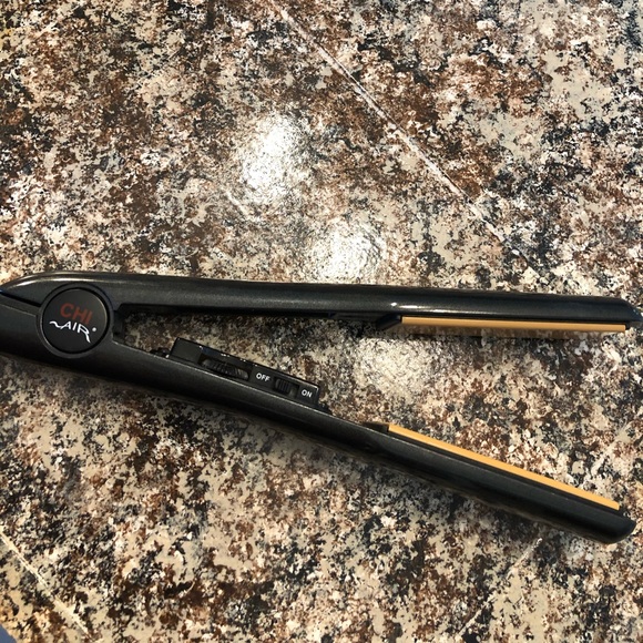 Accessories - CHI AIR FLAT IRON LIKE NEW